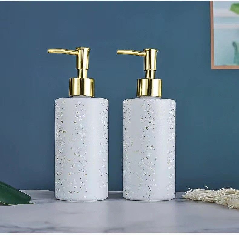 350ml Elegant Glass Soap Dispenser Transparent Reusable Bathroom Accessory