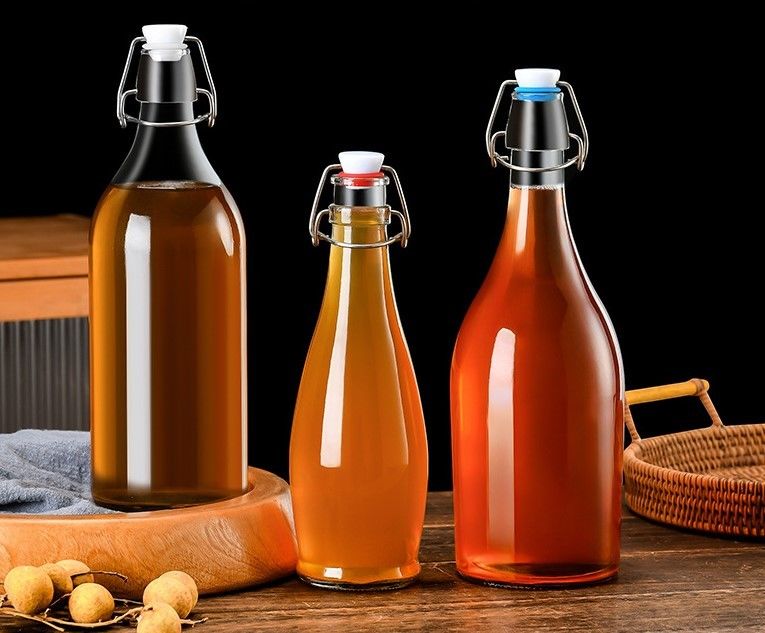 Clear And Leak Proof Mini Liquor Bottles With Convenient Storage Swing Top Glass Bottles For Beverages Oils Kombucha